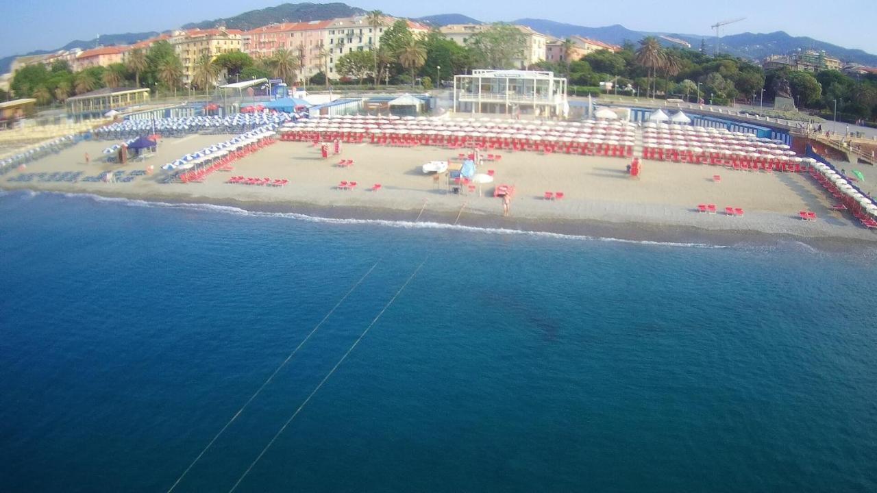 Savona Magnifico Sole Mare 150 M Wifi Climatcontrol Apartment Exterior photo