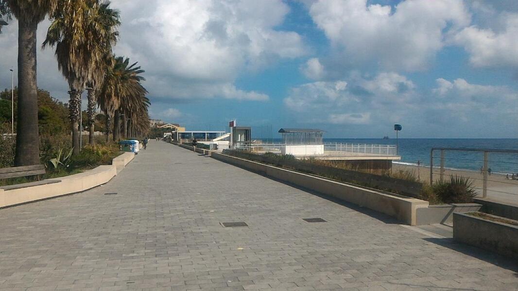 Savona Magnifico Sole Mare 150 M Wifi Climatcontrol Apartment Exterior photo