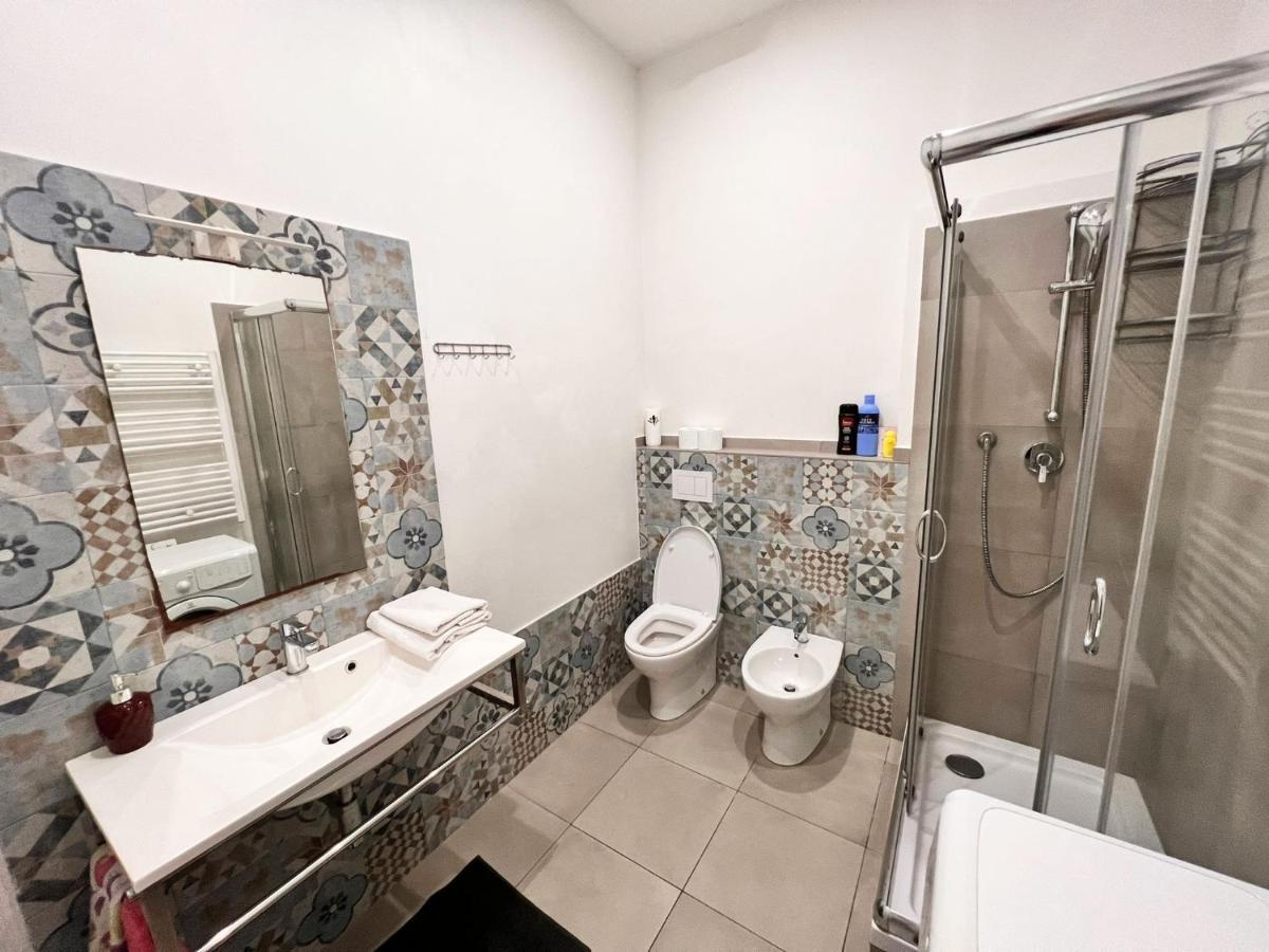 Savona Magnifico Sole Mare 150 M Wifi Climatcontrol Apartment Exterior photo