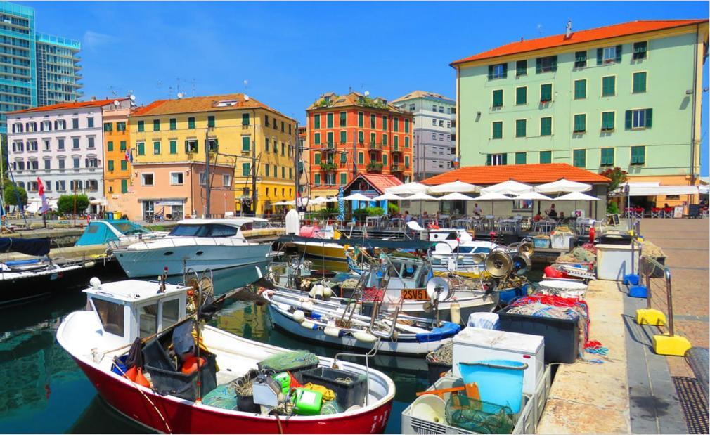 Savona Magnifico Sole Mare 150 M Wifi Climatcontrol Apartment Exterior photo